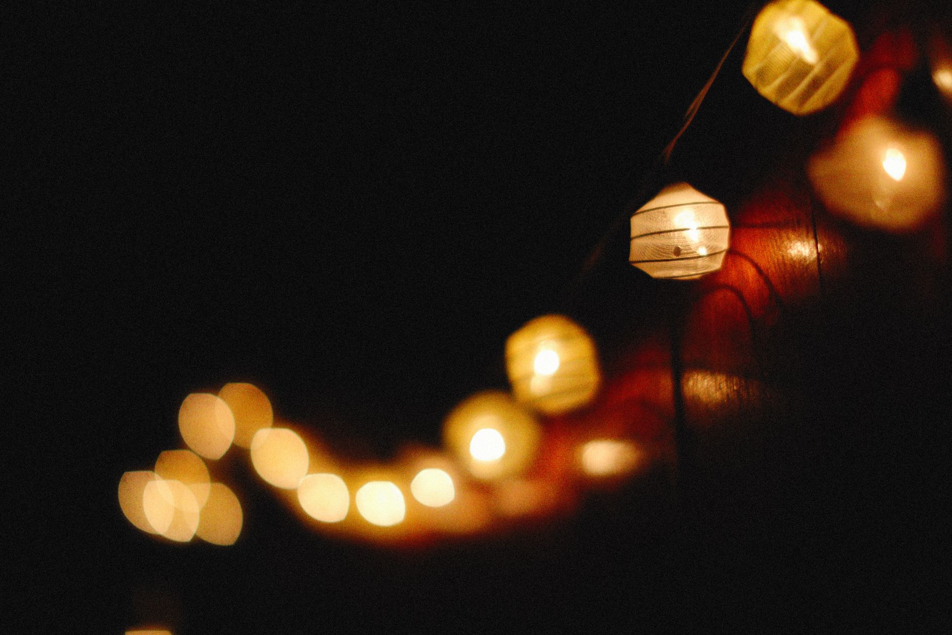Kolovoške večeri pod lampionima